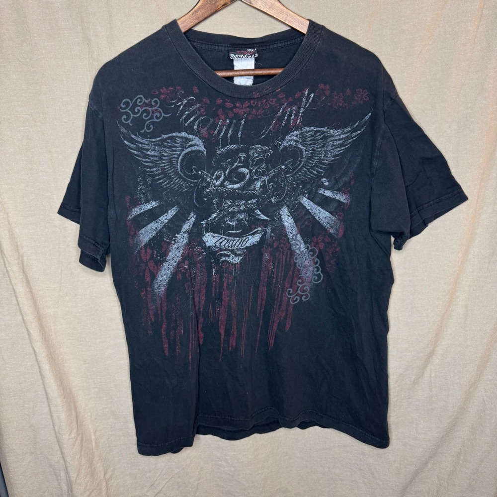 Y2K Miami Ink Tattoo Graphic T-Shirt Grunge Punk Snake 2008 Mens L